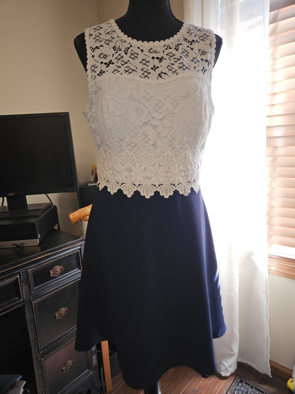 Lilly Pulitzer Sleeveless White Lace & Navy A-Line Dress Sz. 10